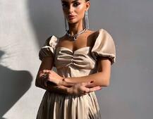 Атласна сукня максі із розрізом на спідниці Атласна сукня максі із розрізом на спідниці | PUSHKA SHOP