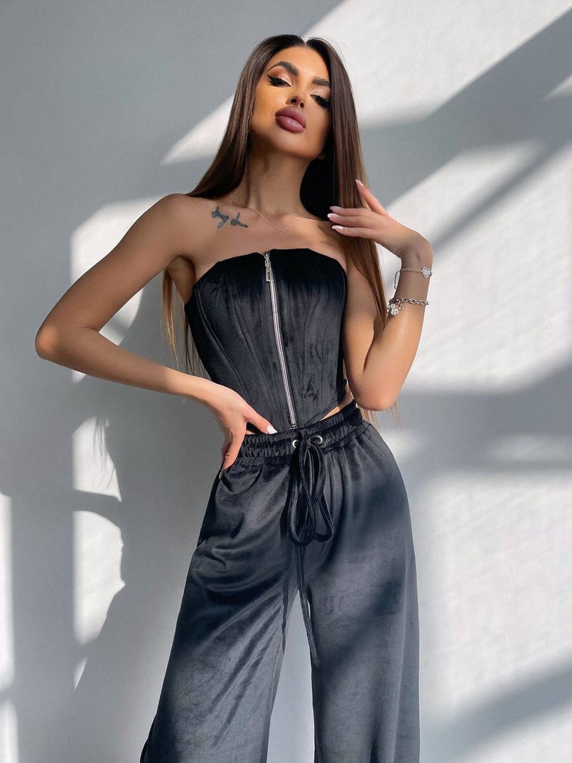 Велюровий комплект трійка: кофта + корсет на блискавці+ штани Велюровий комплект трійка: кофта + корсет на блискавці+ штани | PUSHKA SHOP