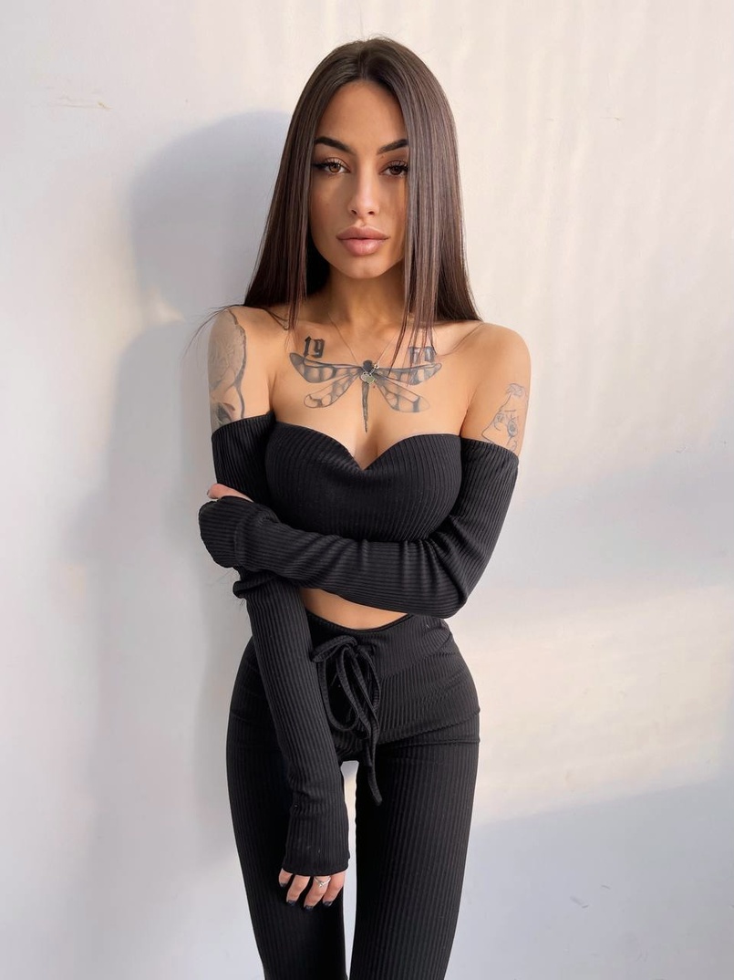 Трикотажный комплект: топ с чашечками + леггинсы  Трикотажный комплект: топ с чашечками + леггинсы  | PUSHKA SHOP