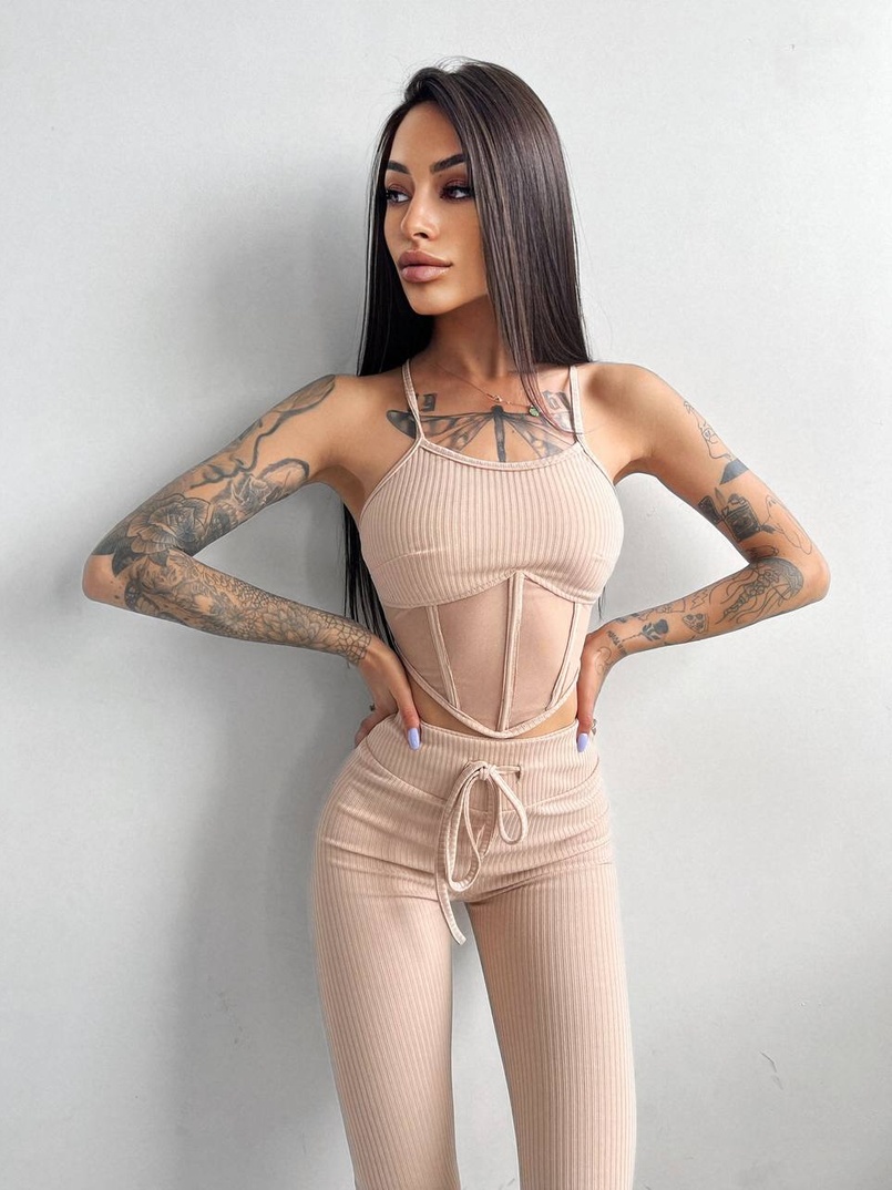 Трикотажный комплект: корсетный топ на косточках + леггинсы Трикотажный комплект: корсетный топ на косточках + леггинсы | PUSHKA SHOP