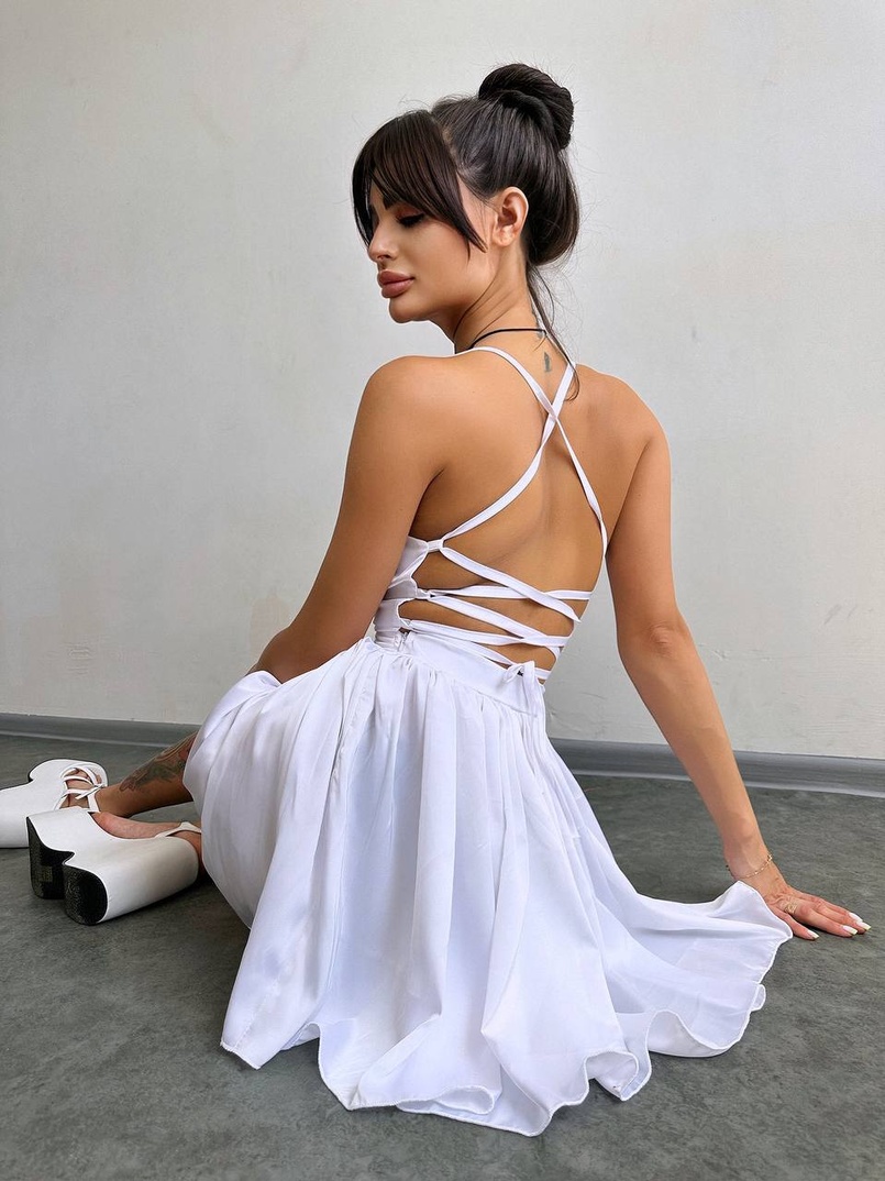 Шовкова сукня з пишною спідницею та шнурівкою на спинці Шовкова сукня з пишною спідницею та шнурівкою на спинці | PUSHKA SHOP