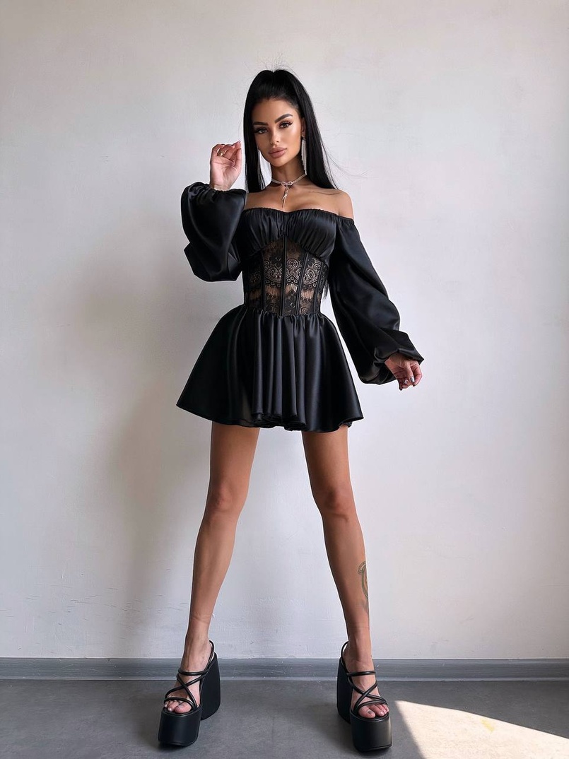 Атласна сукня з обʼємними рукавами та мереживом Атласна сукня з обʼємними рукавами та мереживом | PUSHKA SHOP