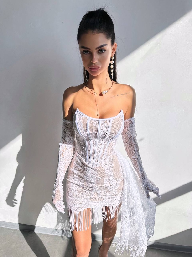 Сукня міні зі шлейфом та рукавичками Сукня міні зі шлейфом та рукавичками | PUSHKA SHOP