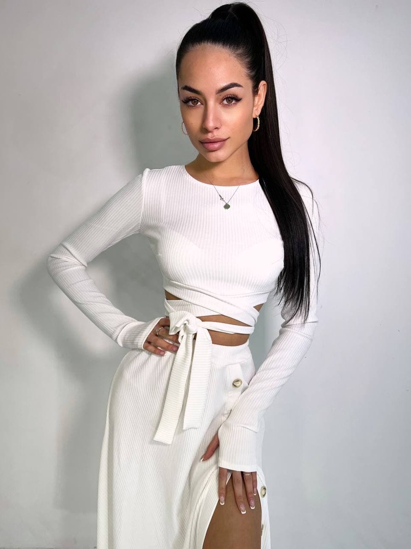 Трикотажный комплект: юбка  миди с разрезом + топ с завязками на талии  Трикотажный комплект: юбка  миди с разрезом + топ с завязками на талии  | PUSHKA SHOP