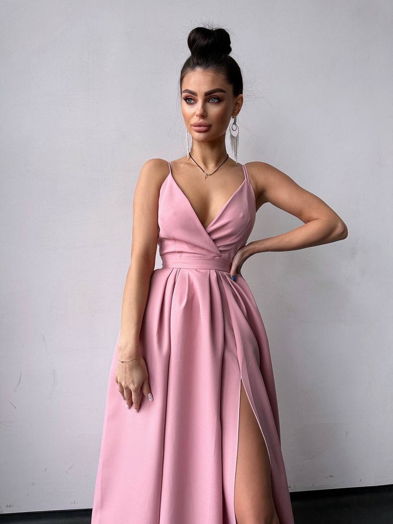 Сукня максі на тонких бретелях з розрізом на спідниці  | PUSHKA SHOP