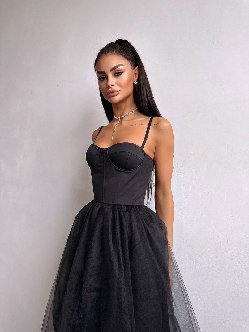 Сукня міді із чашечками з пишною спідницею Сукня міді із чашечками з пишною спідницею | PUSHKA SHOP