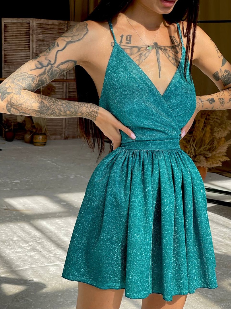 Блестящее платье с пышной юбкой и шнуровкой на спинке  | PUSHKA SHOP