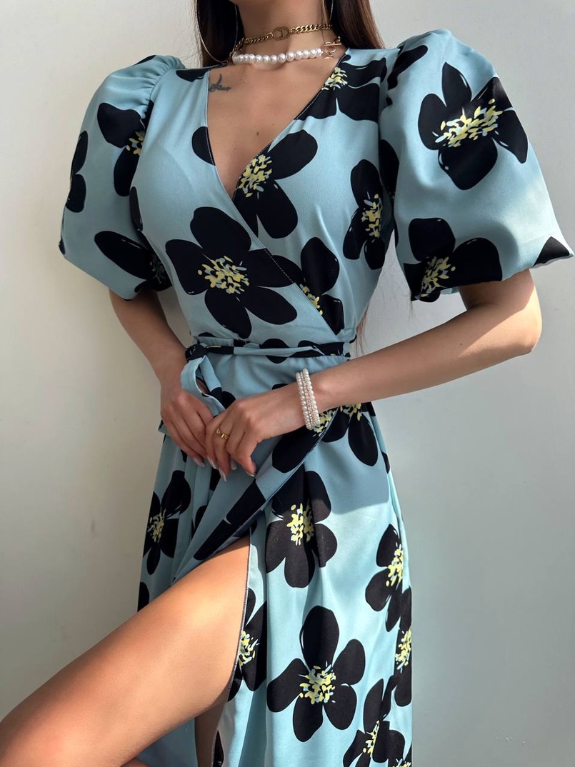 Сукня міді  із запахом та об'ємними рукавами Сукня міді  із запахом та об'ємними рукавами | PUSHKA SHOP