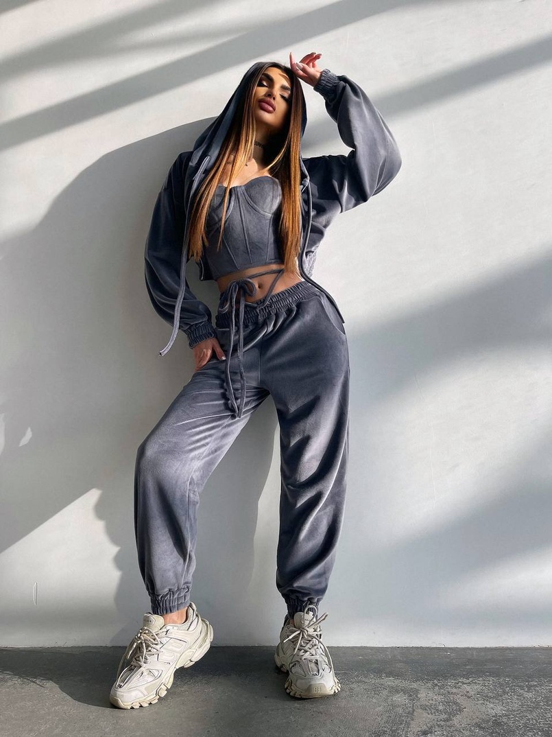 Велюровий комплект трійка: кофта + корсет з чашечками + джогери  Велюровий комплект трійка: кофта + корсет з чашечками + джогери  | PUSHKA SHOP