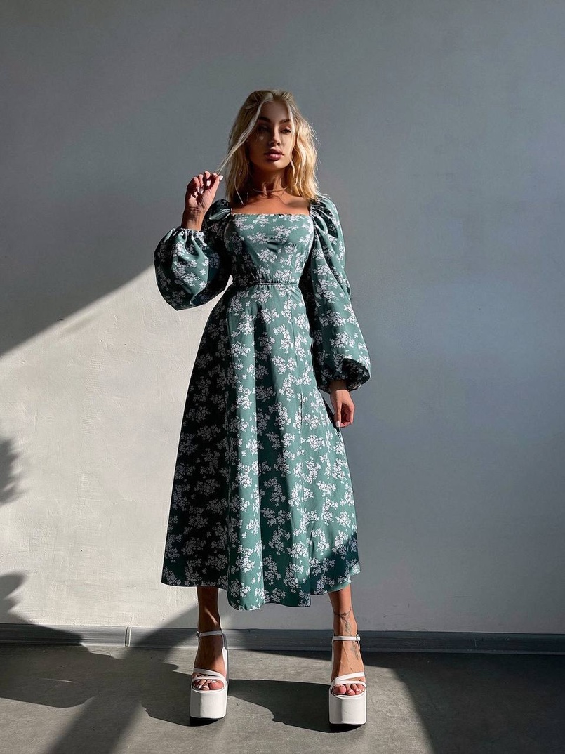 Улюблена сукня-міді зі шнурівкою на спинці та розрізом на ніжці Улюблена сукня-міді зі шнурівкою на спинці та розрізом на ніжці | PUSHKA SHOP