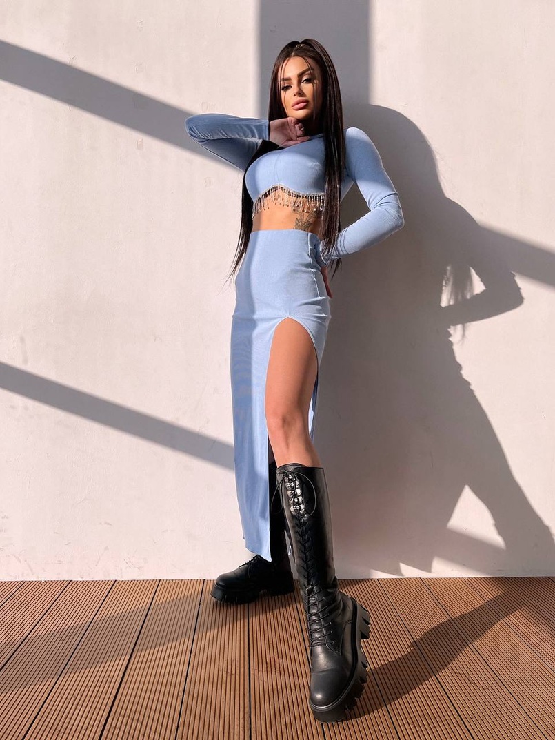 Комплект: спідниця з розрізом + топ, декорований бахромой зі страз Комплект: спідниця з розрізом + топ, декорований бахромой зі страз | PUSHKA SHOP