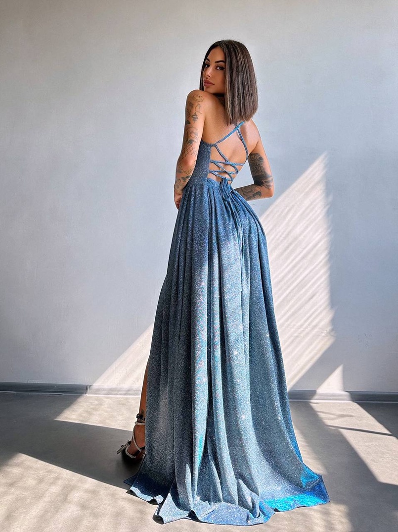 Сяюча сукня максі  зі шнурівкою на спинці Сяюча сукня максі  зі шнурівкою на спинці | PUSHKA SHOP