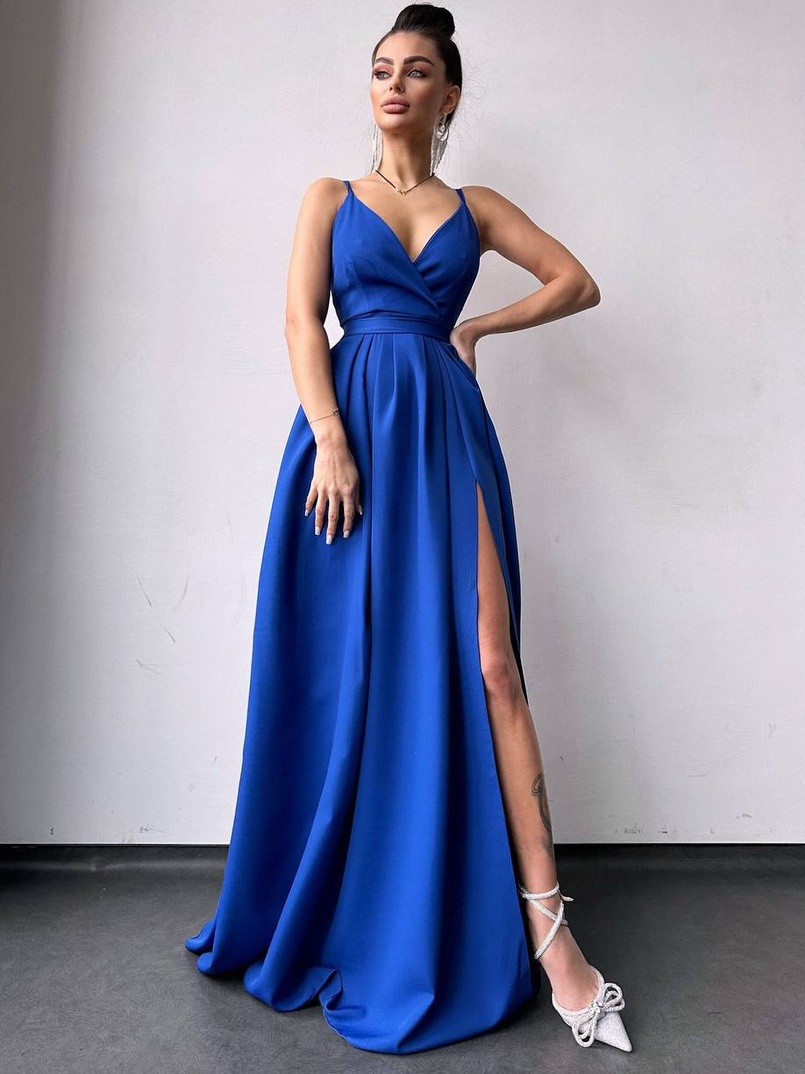 Сукня максі на тонких бретелях з розрізом на спідниці  Сукня максі на тонких бретелях з розрізом на спідниці  | PUSHKA SHOP