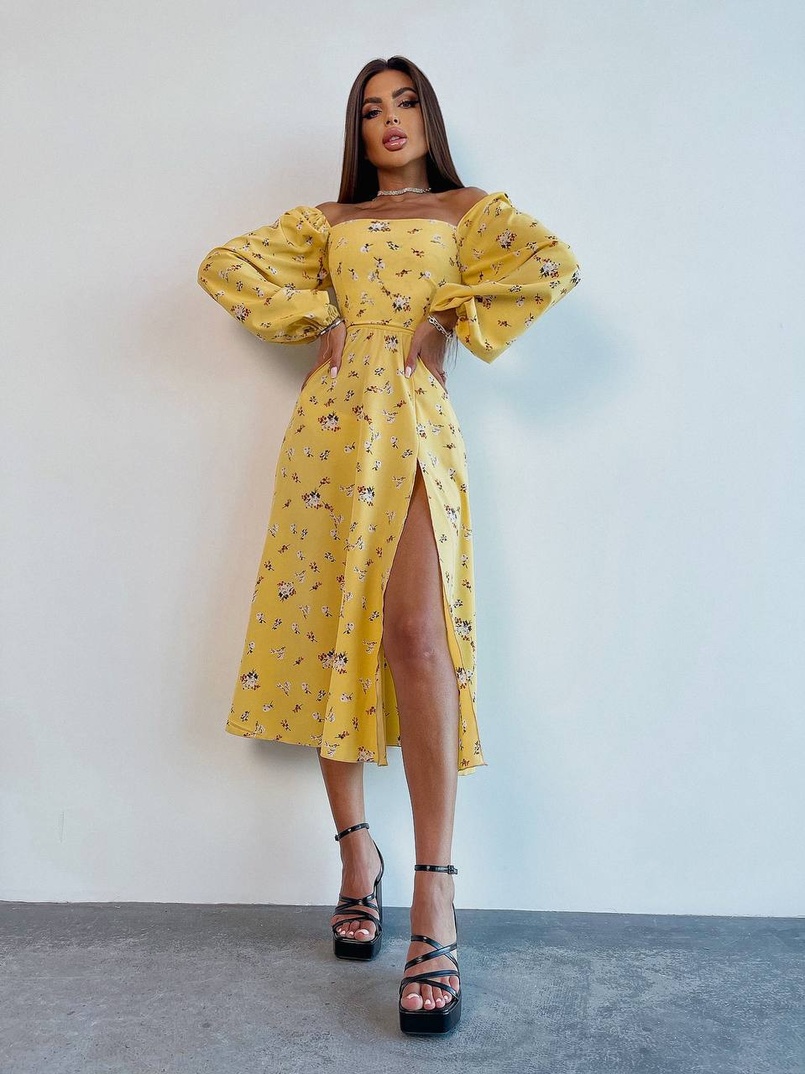 Сукня -міді зі шнурівкою на спинці та розрізом на ніжці Сукня -міді зі шнурівкою на спинці та розрізом на ніжці | PUSHKA SHOP