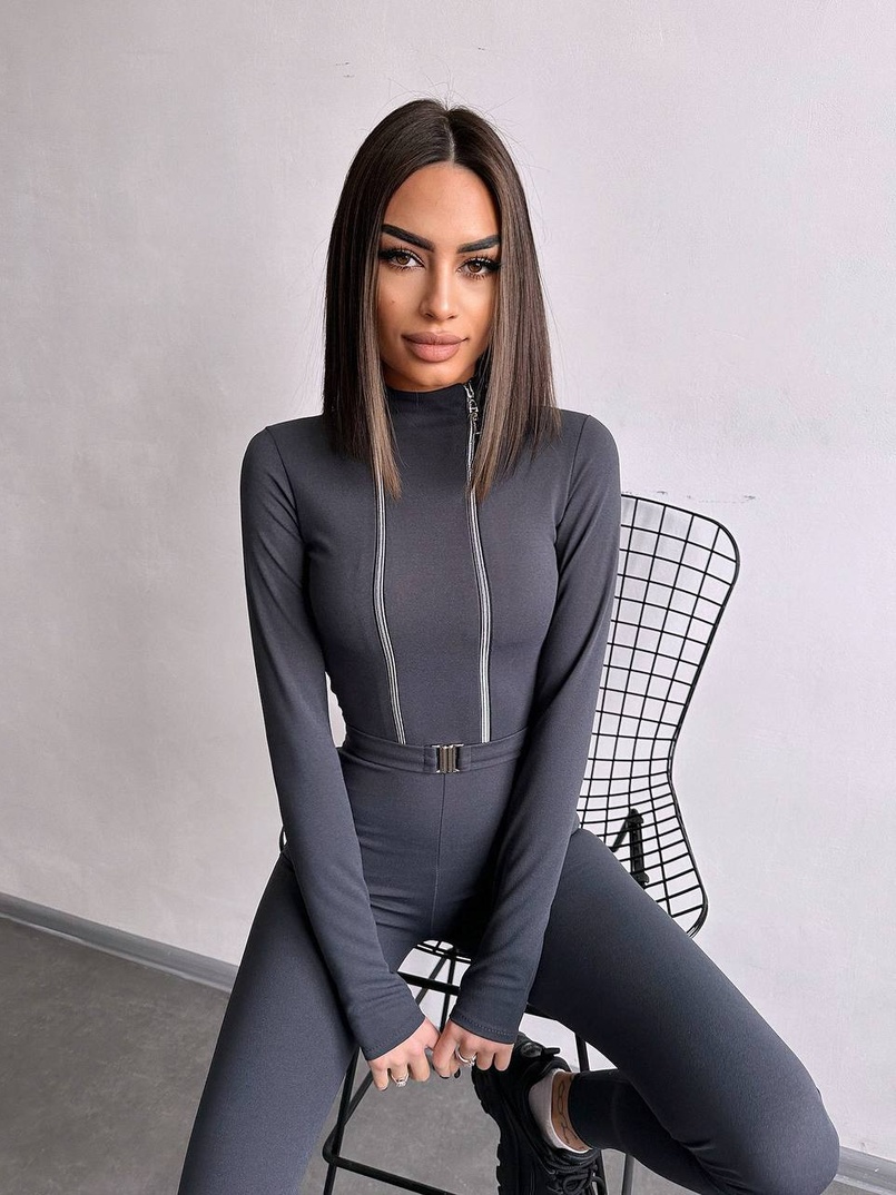 Облягаючий комбінезон з двома змійками та застібкою на талії Облягаючий комбінезон з двома змійками та застібкою на талії | PUSHKA SHOP