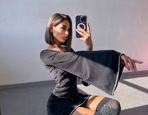 Оксамитова сукня,  декорована стразами з розкльошоними рукавами  Оксамитова сукня,  декорована стразами з розкльошоними рукавами  | PUSHKA SHOP