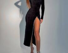 Оксамитова сукня з розрізом, декорована стразами. Прикраса пришита! Оксамитова сукня з розрізом, декорована стразами. Прикраса пришита! | PUSHKA SHOP