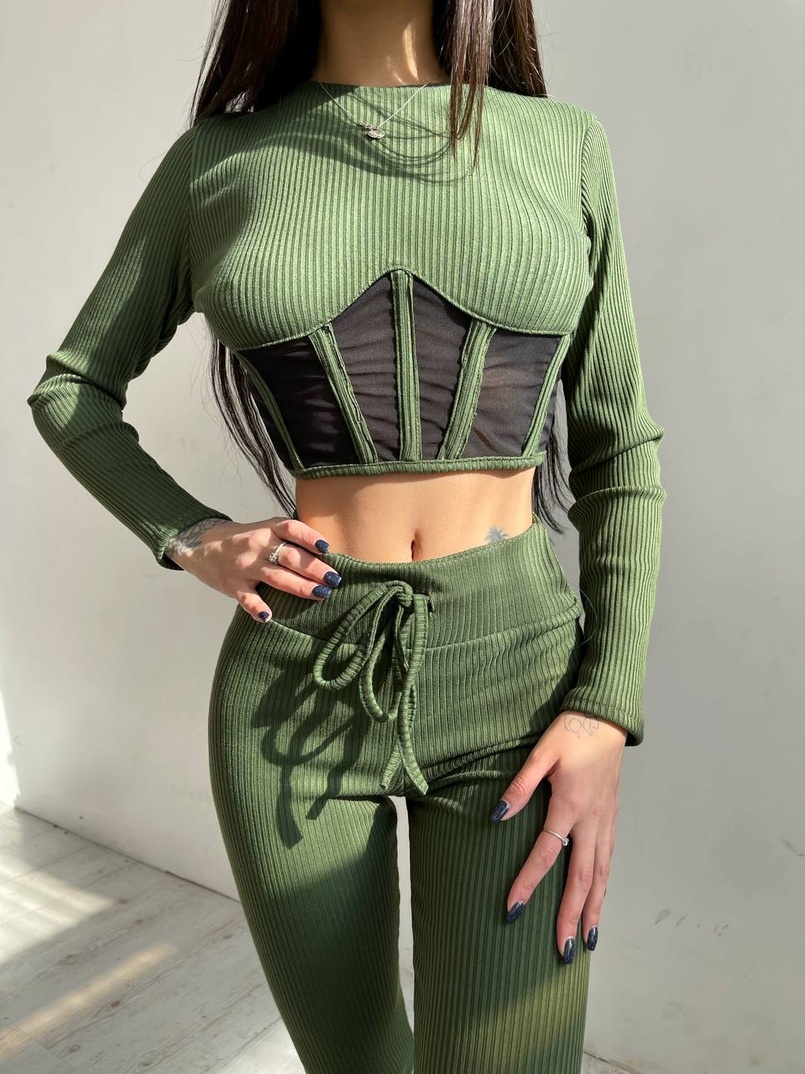 Трикотажний комплект: корсетний топ + легінси Трикотажний комплект: корсетний топ + легінси | PUSHKA SHOP