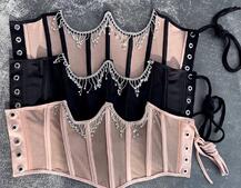 Корсет на кісточках зі шнурівкою, декорований бахромою зі страз Корсет на кісточках зі шнурівкою, декорований бахромою зі страз | PUSHKA SHOP