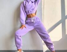 Базовий костюм на флісі з об'ємними капюшоном Базовий костюм на флісі з об'ємними капюшоном | PUSHKA SHOP