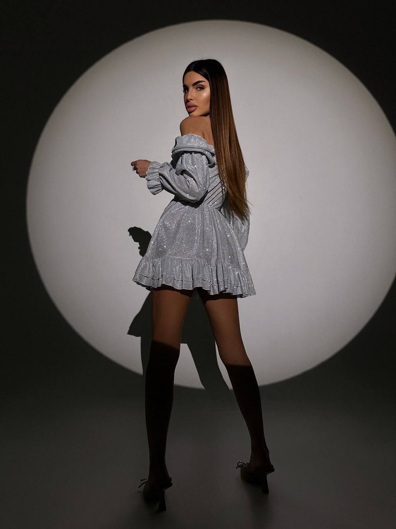 Блискуча сукня з чашечками та пишною спідницею Блискуча сукня з чашечками та пишною спідницею | PUSHKA SHOP