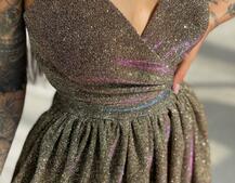 Блестящее платье с пышной юбкой и шнуровкой на спинке  Блестящее платье с пышной юбкой и шнуровкой на спинке  | PUSHKA SHOP