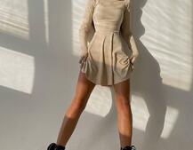 Приталенное трикотажное платье с высоким горлом Приталенное трикотажное платье с высоким горлом | PUSHKA SHOP