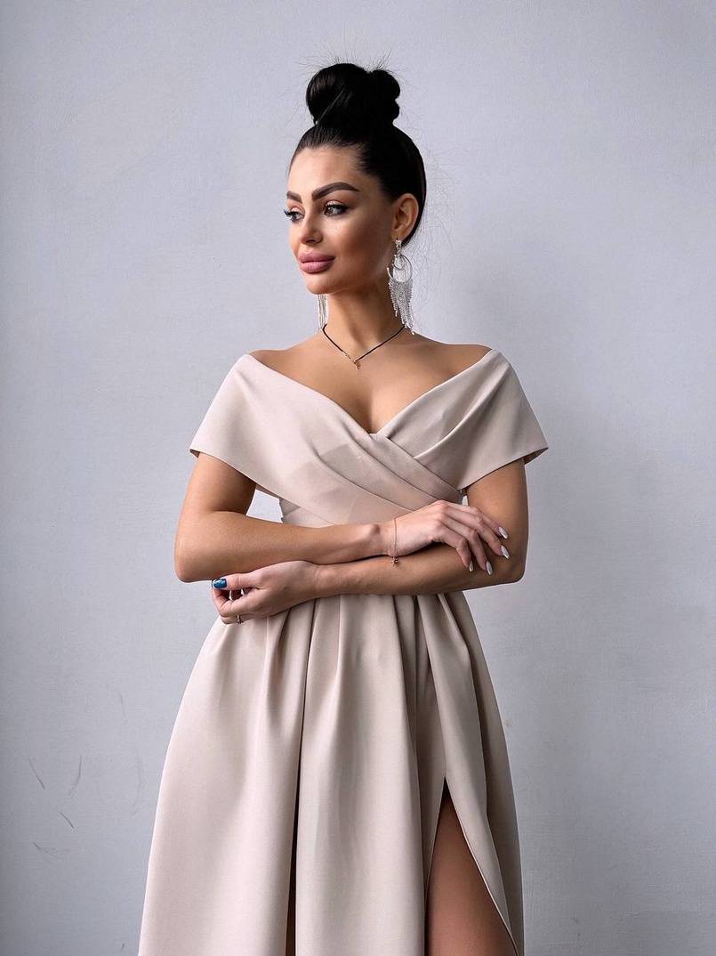 Сукня максі  з відкритими плечима та розрізом на спідниці | PUSHKA SHOP