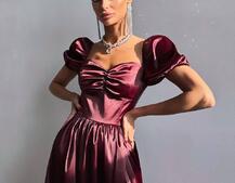 Атласна сукня максі із розрізом на спідниці Атласна сукня максі із розрізом на спідниці | PUSHKA SHOP