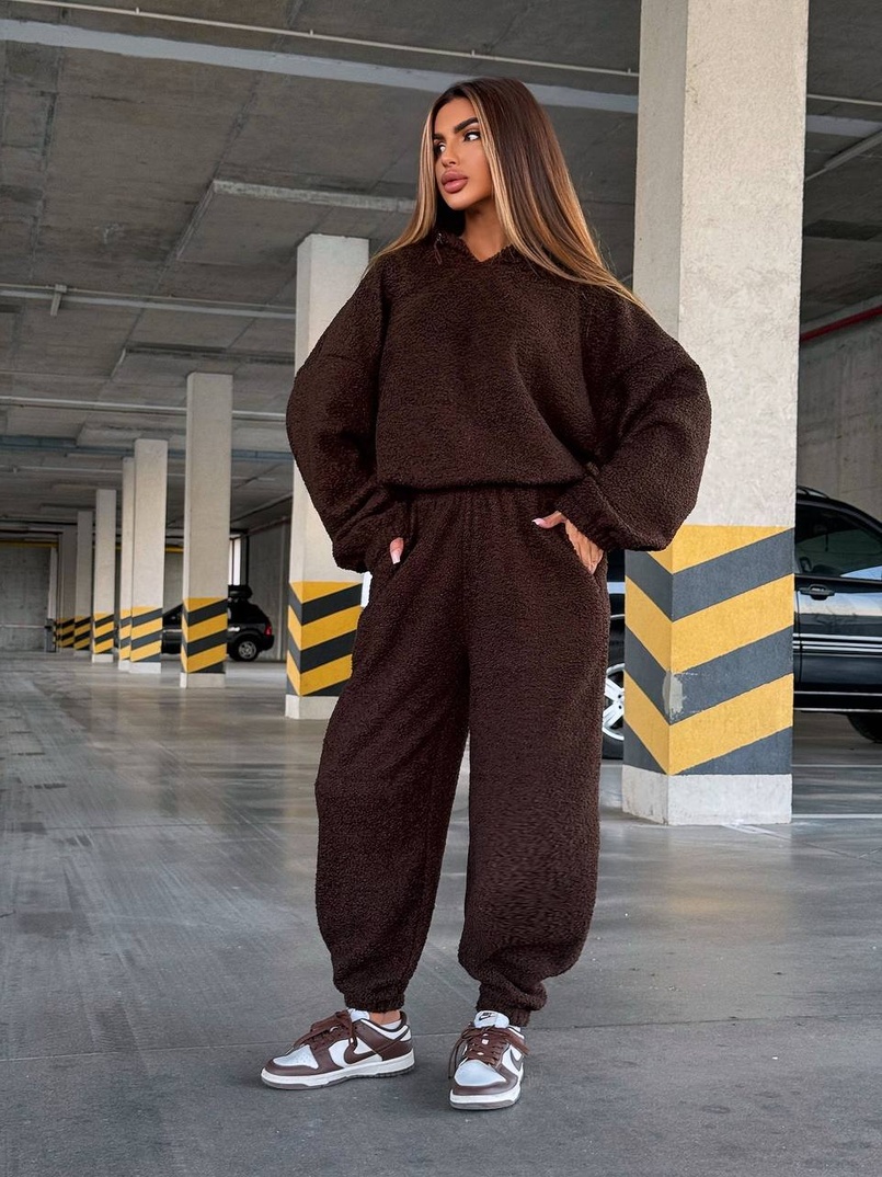 Теплий та мʼякий комплект: Обʼємний худі з капюшоном та штани з манжетами  Дуже приємний до тіла Теплий та мʼякий комплект: Обʼємний худі з капюшоном та штани з манжетами  Дуже приємний до тіла | PUSHKA SHOP