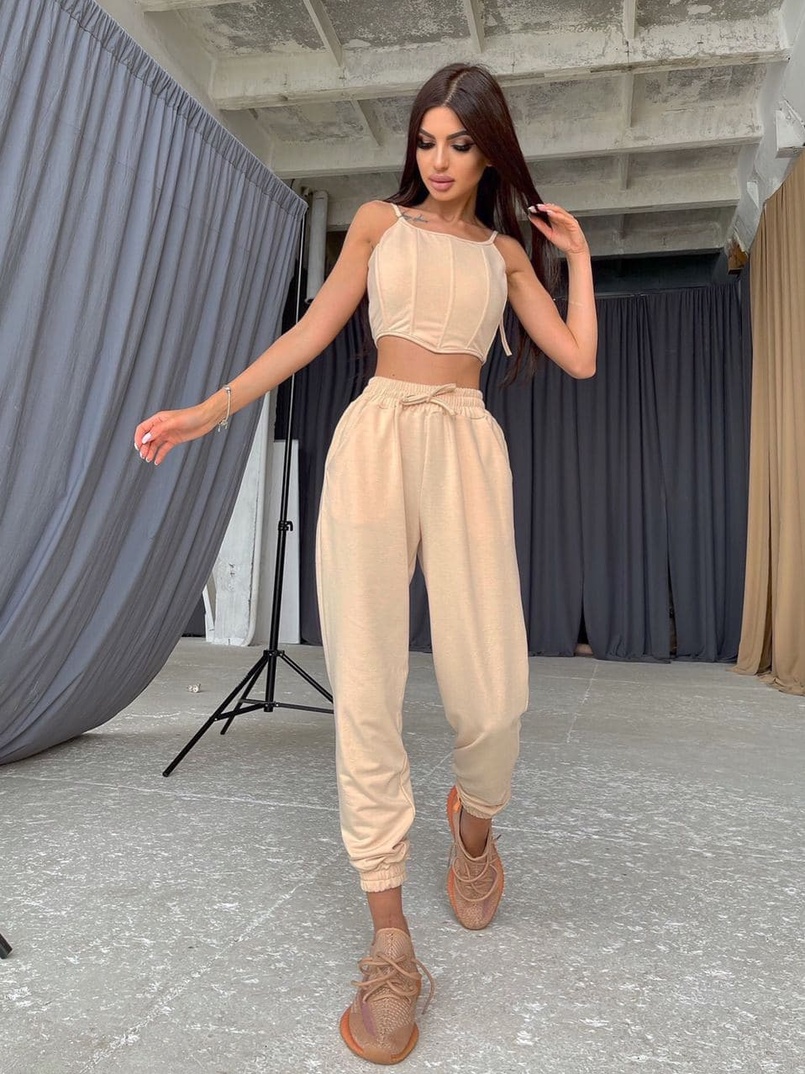 Трикотажный комплект: топ с элементами корсета на шнуровке + джоггеры  Трикотажный комплект: топ с элементами корсета на шнуровке + джоггеры  | PUSHKA SHOP