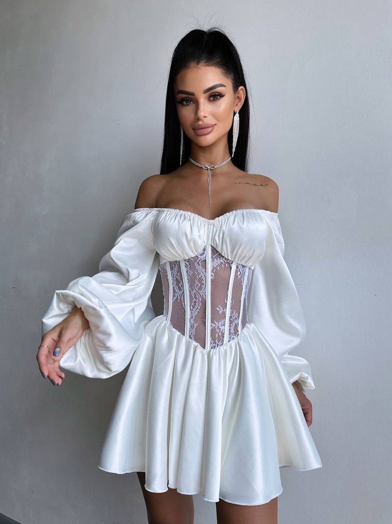 Атласна сукня з обʼємними рукавами та мереживом Атласна сукня з обʼємними рукавами та мереживом | PUSHKA SHOP