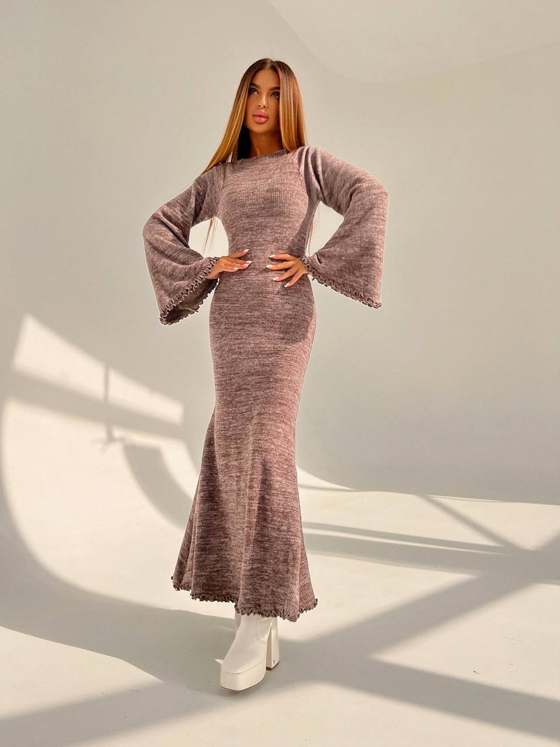 Трикотажна сукня максі з розкльошеними рукавами та відкритою спиною | PUSHKA SHOP