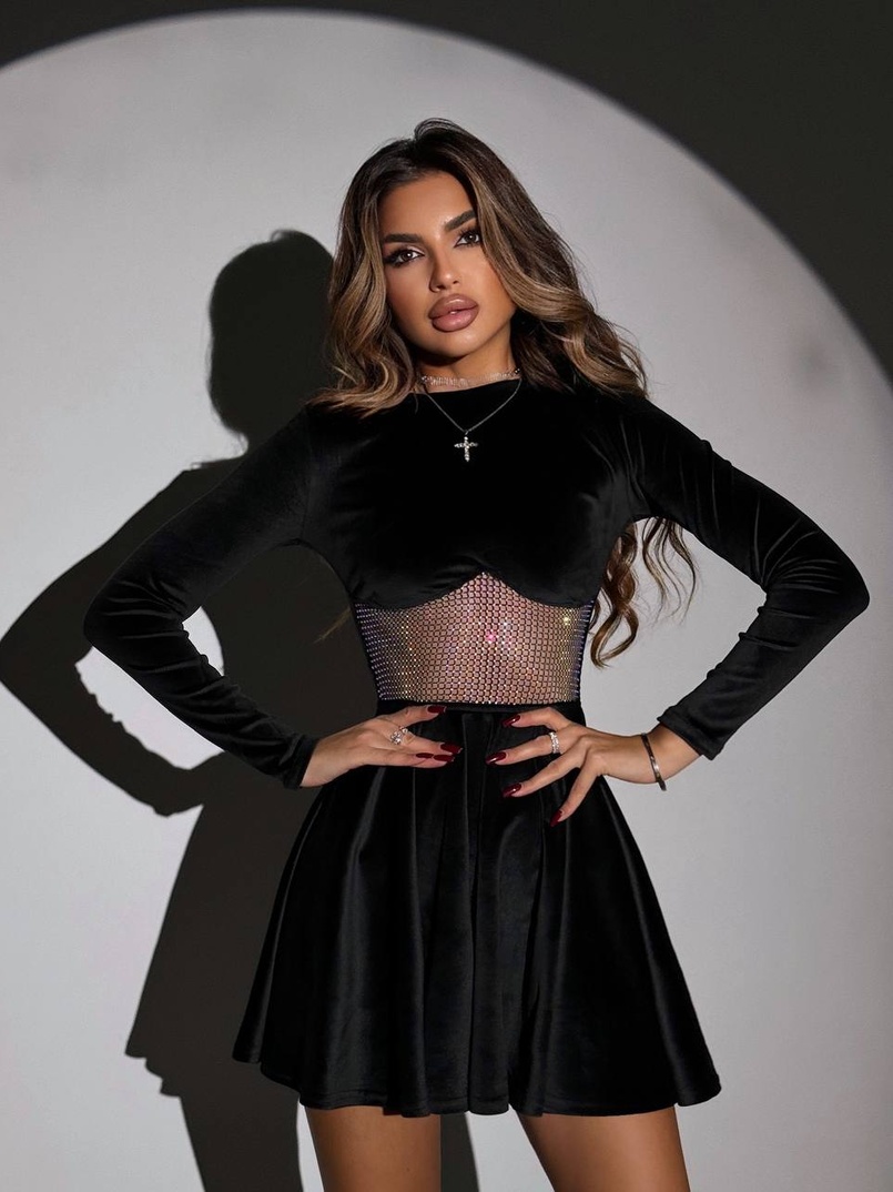 Оксамитова сукня декорована сіткою із стразами Оксамитова сукня декорована сіткою із стразами | PUSHKA SHOP