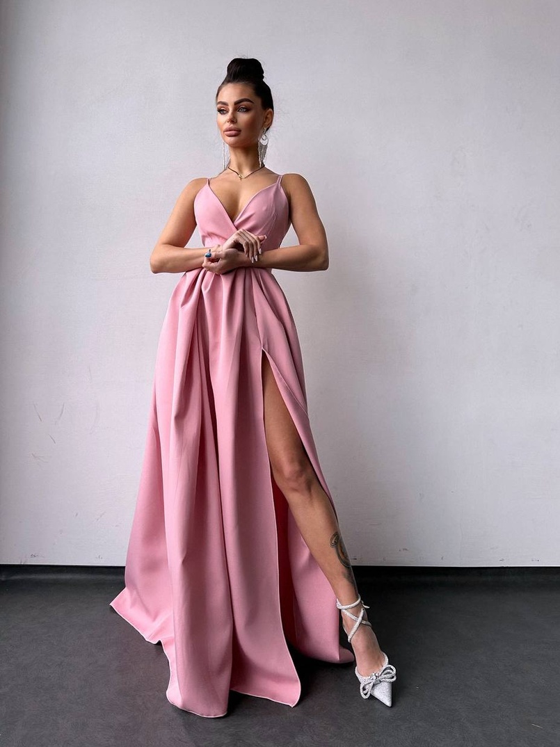 Сукня максі на тонких бретелях з розрізом на спідниці  | PUSHKA SHOP