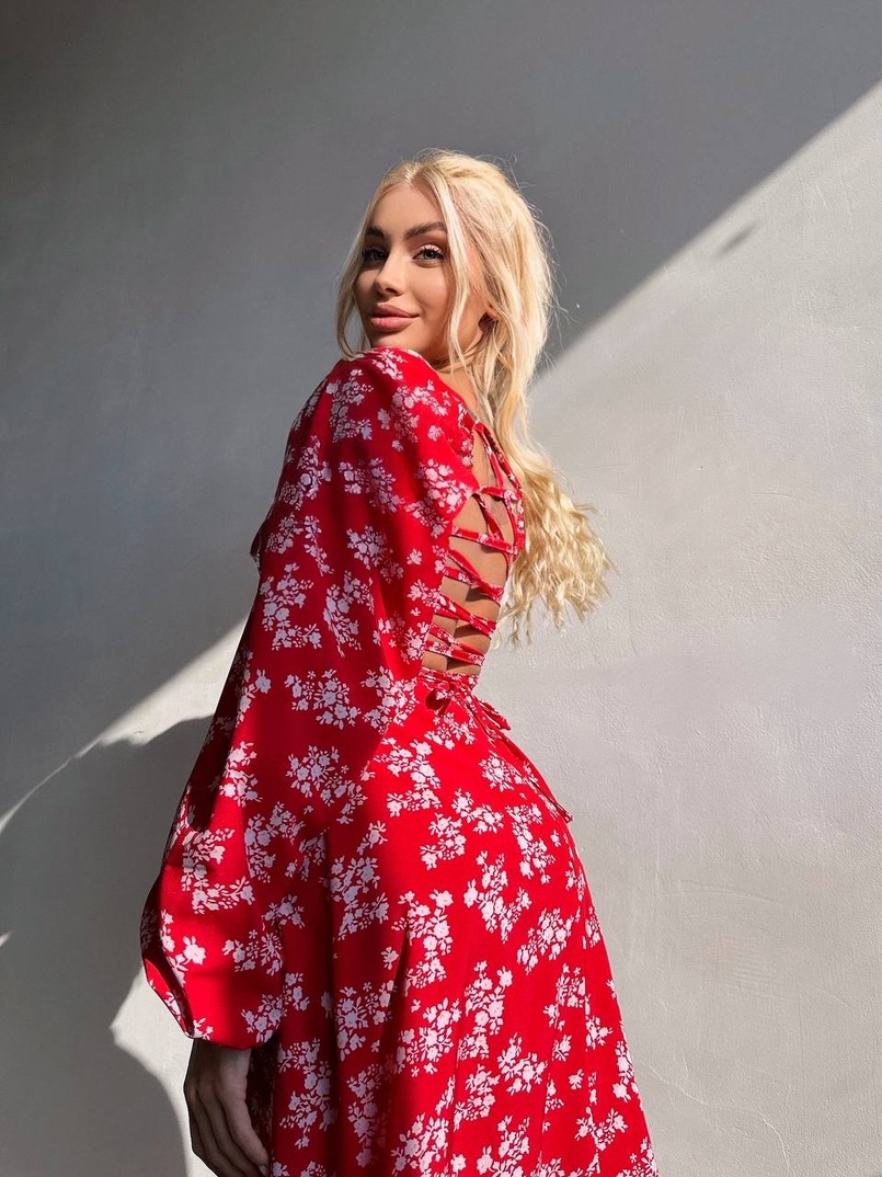 Улюблена сукня-міді зі шнурівкою на спинці та розрізом на ніжці Улюблена сукня-міді зі шнурівкою на спинці та розрізом на ніжці | PUSHKA SHOP