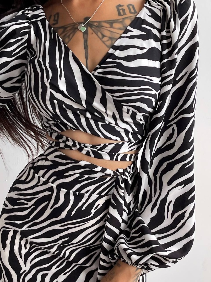 Комплект: топ із зав'язками на талії + спідниця міді з розрізом Комплект: топ із зав'язками на талії + спідниця міді з розрізом | PUSHKA SHOP