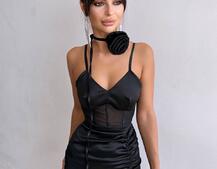 Сукня - міні з драпіруванням та трояндою-чокером Сукня - міні з драпіруванням та трояндою-чокером | PUSHKA SHOP