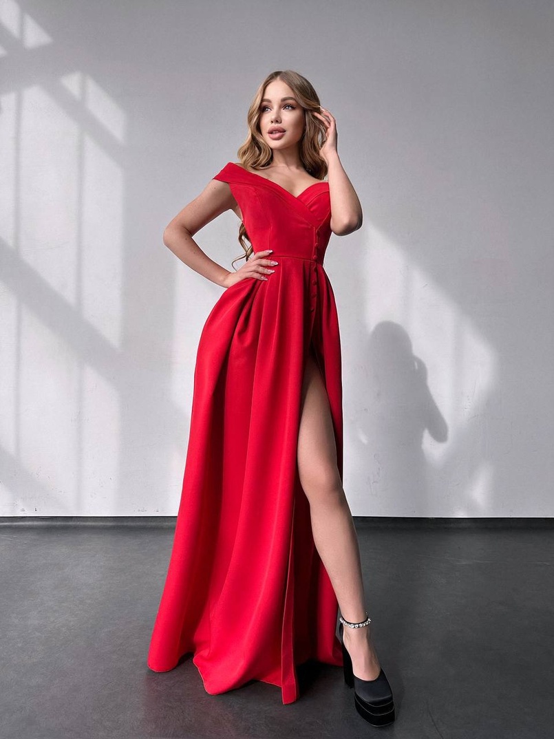 Сукня максі  з розрізом на спідниці  Сукня максі  з розрізом на спідниці  | PUSHKA SHOP