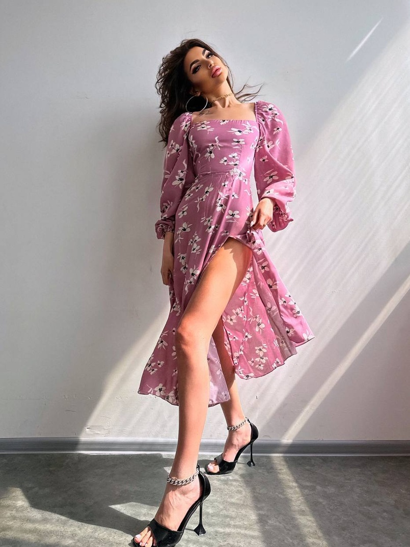 Сукня -міді зі шнурівкою на спинці та розрізом на ніжці Сукня -міді зі шнурівкою на спинці та розрізом на ніжці | PUSHKA SHOP