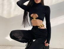 Велюровий костюм з ланцюжками: топ + джоггери Велюровий костюм з ланцюжками: топ + джоггери | PUSHKA SHOP