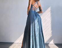 Сяюча сукня максі  зі шнурівкою на спинці Сяюча сукня максі  зі шнурівкою на спинці | PUSHKA SHOP