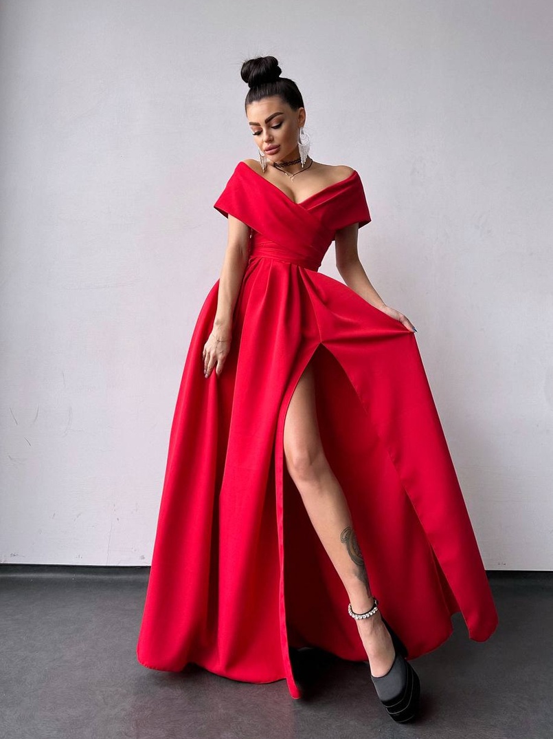 Сукня максі  з відкритими плечима та розрізом на спідниці | PUSHKA SHOP