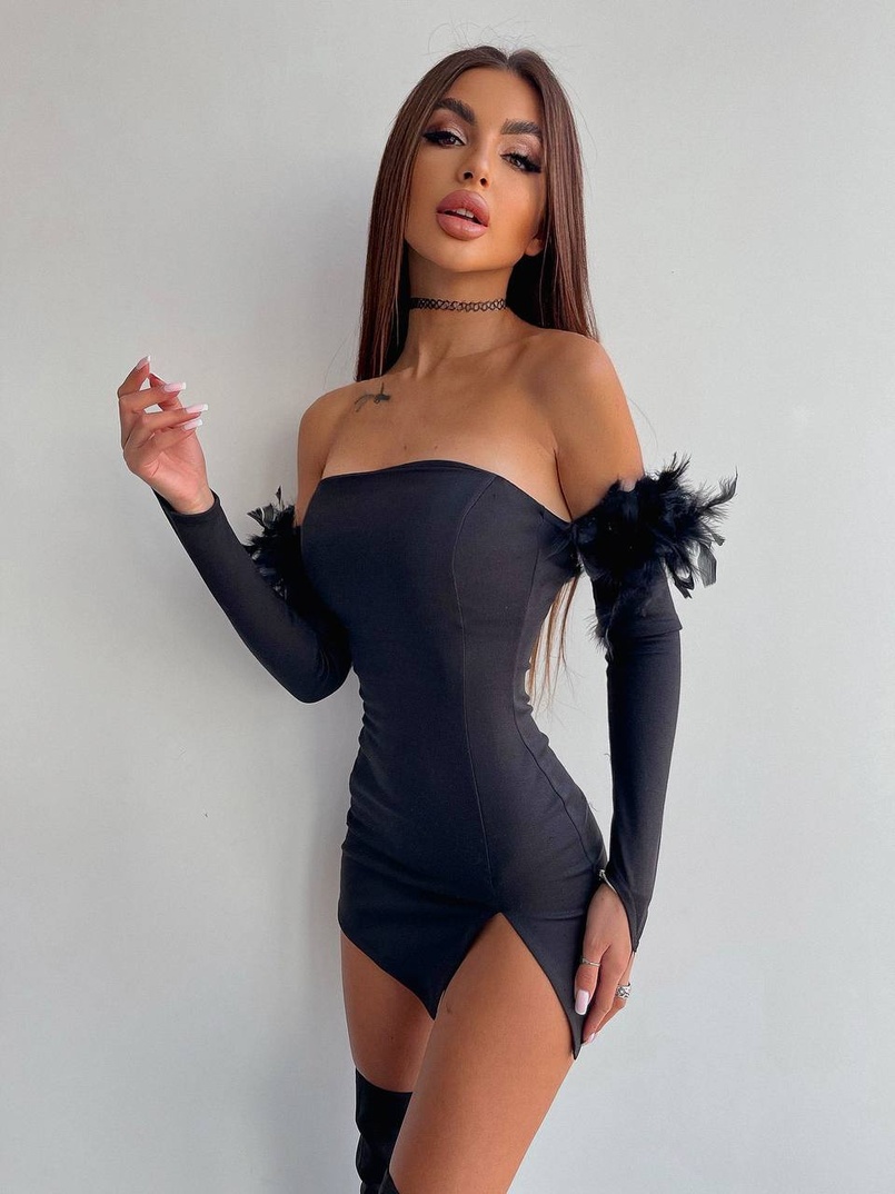 Сукня міні, декорована натуральним пір'ям Сукня міні, декорована натуральним пір'ям | PUSHKA SHOP