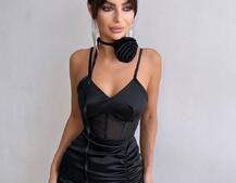 Сукня - міні з драпіруванням та трояндою-чокером Сукня - міні з драпіруванням та трояндою-чокером | PUSHKA SHOP