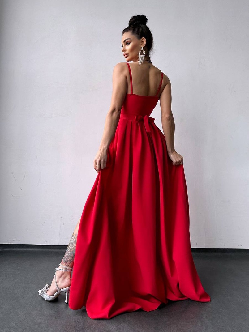 Сукня максі на тонких бретелях з розрізом на спідниці  Сукня максі на тонких бретелях з розрізом на спідниці  | PUSHKA SHOP