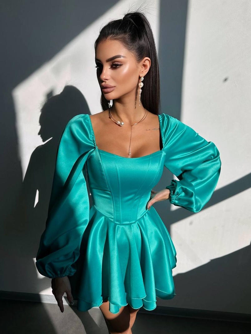 Атласна корсетна сукня з пишною подвійною спідницею та об‘ємними рукавами Атласна корсетна сукня з пишною подвійною спідницею та об‘ємними рукавами | PUSHKA SHOP