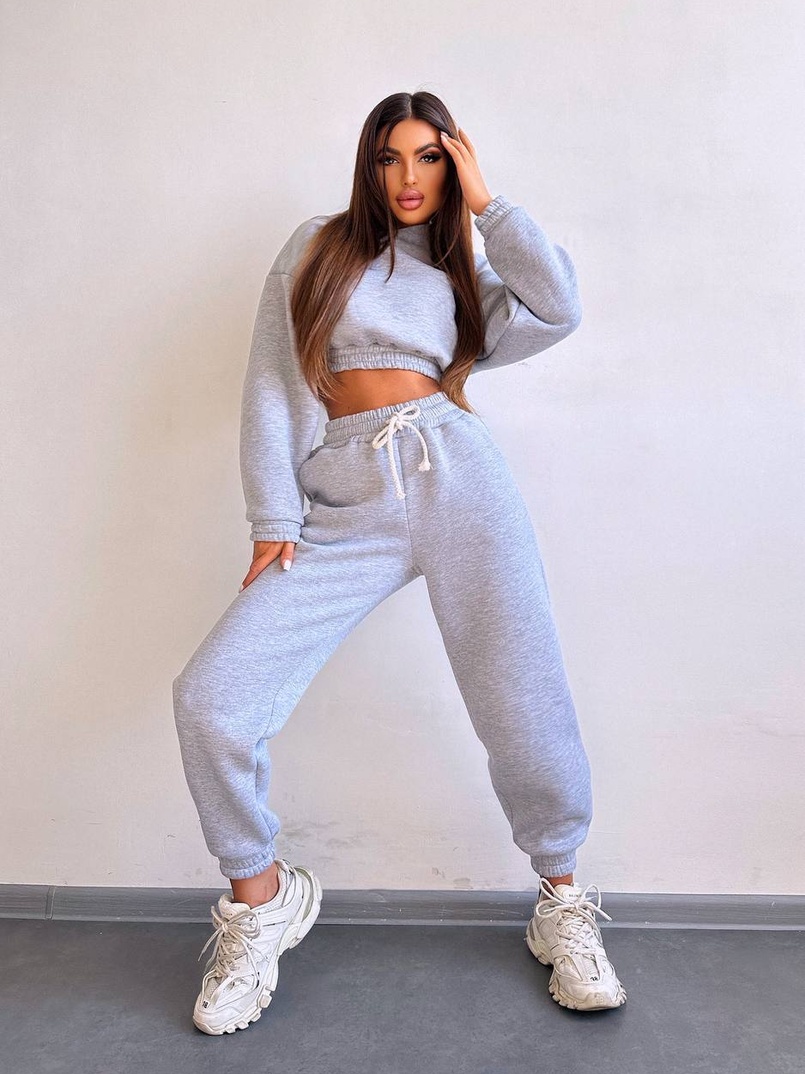 Базовий костюм на флісі з об'ємними капюшоном Базовий костюм на флісі з об'ємними капюшоном | PUSHKA SHOP