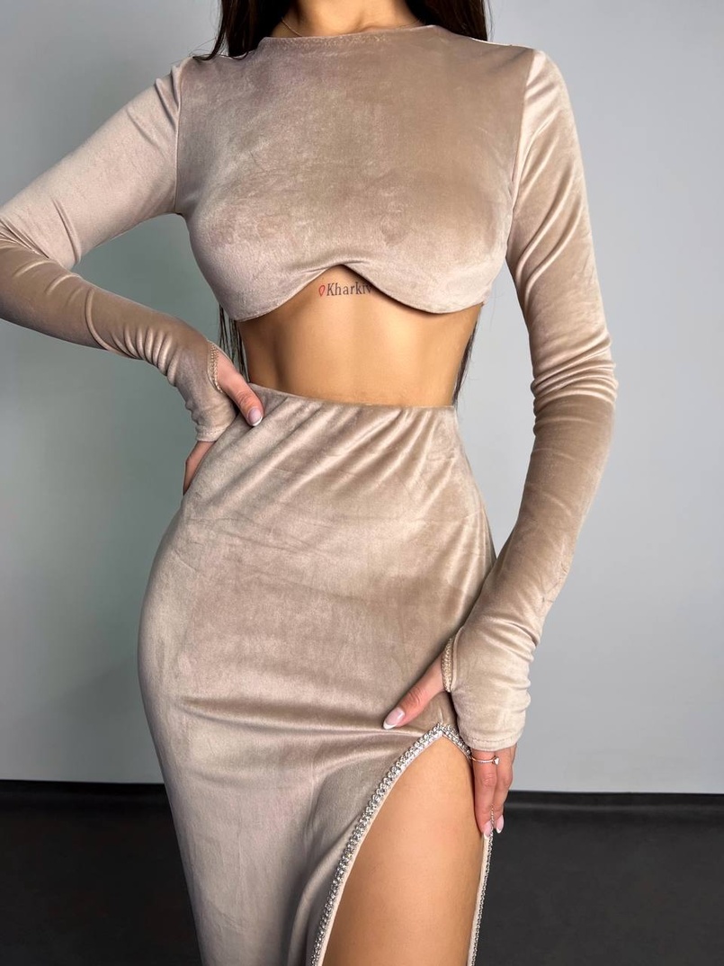 Оксамитовий комплект: топ із чашками push up+ спідниця, декорована стразами Прикраса пришита, ручна робота. Оксамитовий комплект: топ із чашками push up+ спідниця, декорована стразами Прикраса пришита, ручна робота. | PUSHKA SHOP