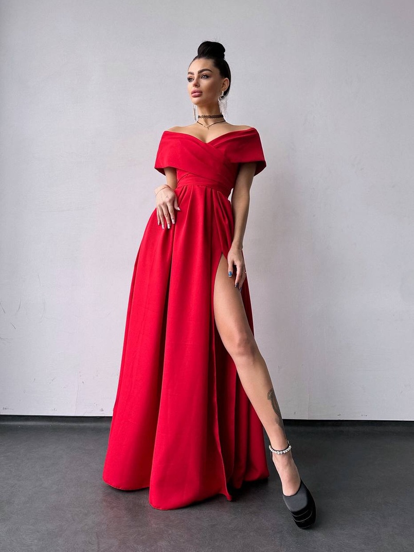 Сукня максі  з відкритими плечима та розрізом на спідниці | PUSHKA SHOP